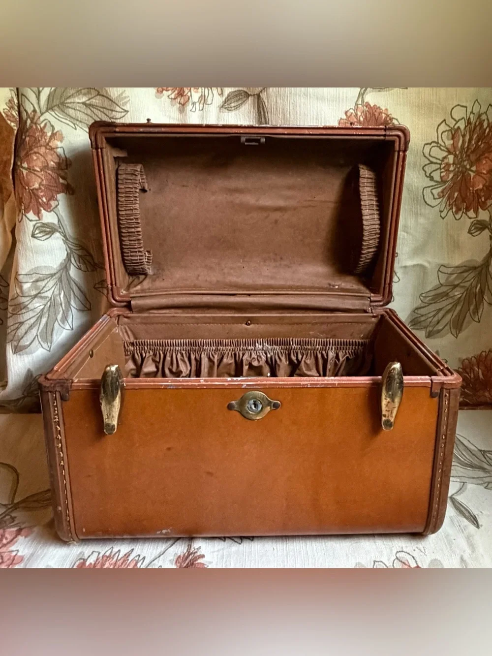 Samsonite Cognac Brown Leather Travel Case
